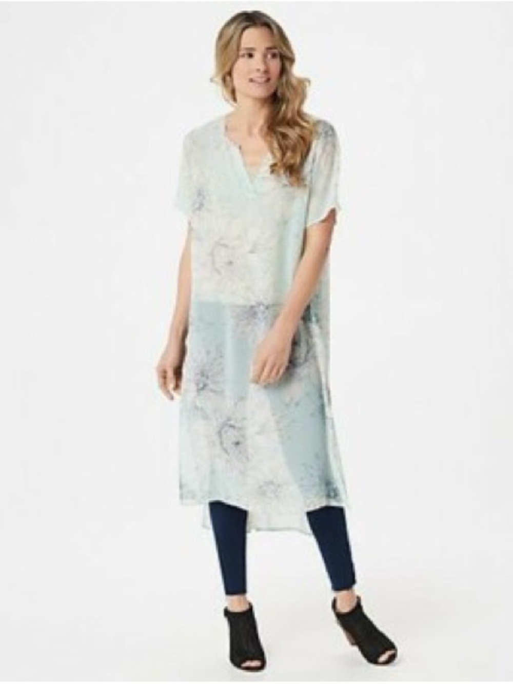 Vince Camuto Light Blue Floral Print Tunic